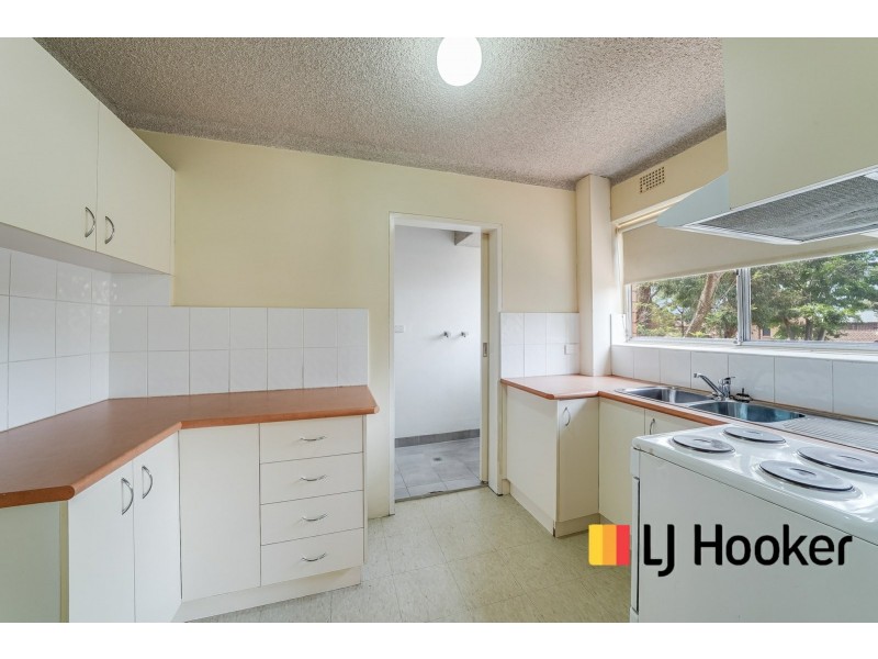 3/28a Moore Street, Campbelltown NSW 2560