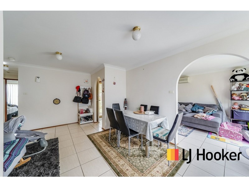 1/6 Allard Place, Ingleburn NSW 2565