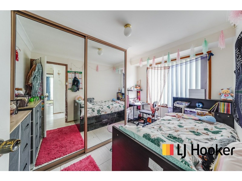 1/6 Allard Place, Ingleburn NSW 2565