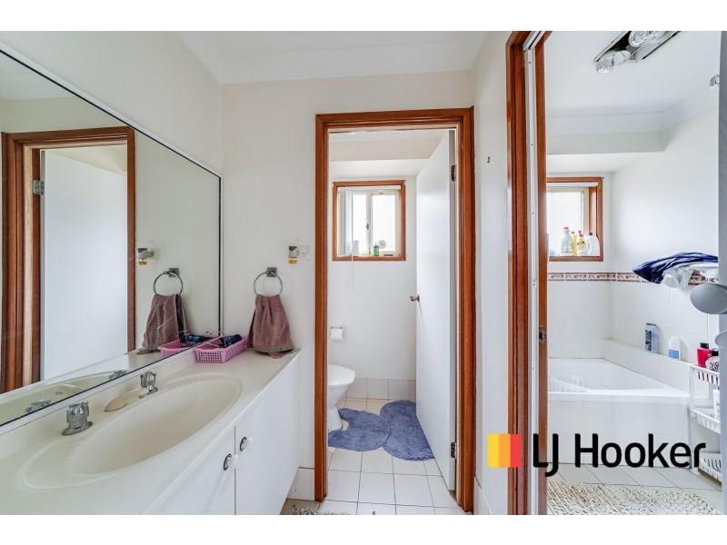 1/6 Allard Place, Ingleburn NSW 2565