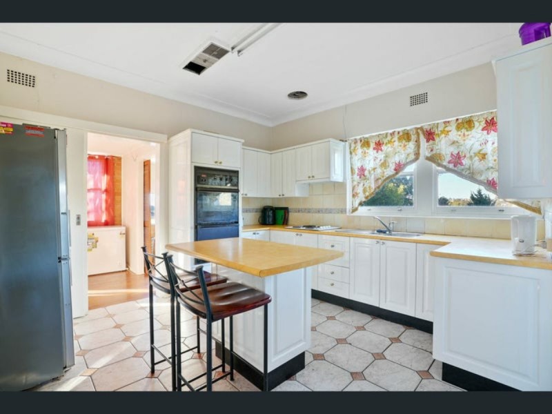 25 Appin Road, Bradbury NSW 2560