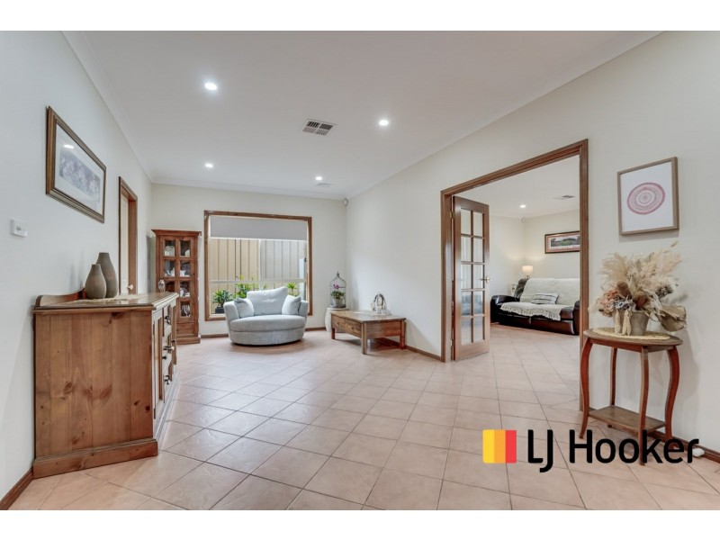 11 Carstairs Place, St Andrews NSW 2566