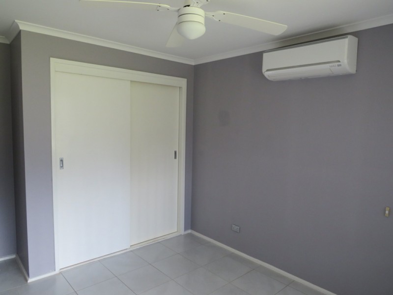 8 Bardolph Avenue, Rosemeadow NSW 2560