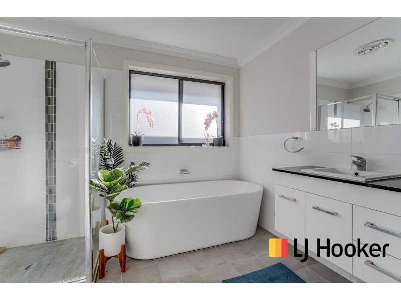 11 Milton Circuit, Oran Park NSW 2570