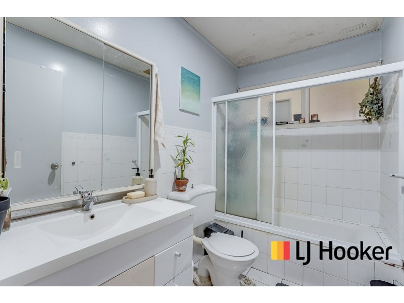 155 St Johns Rd, Bradbury NSW 2560