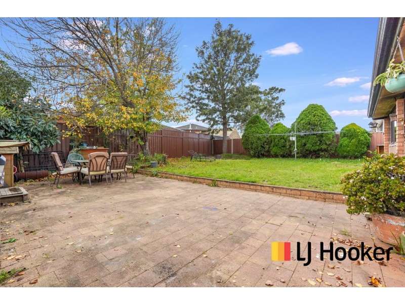 155 St Johns Rd, Bradbury NSW 2560