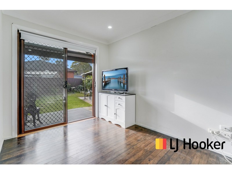 8 Keats Place, Ingleburn NSW 2565