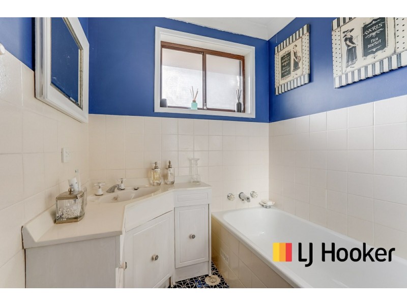 8 Keats Place, Ingleburn NSW 2565