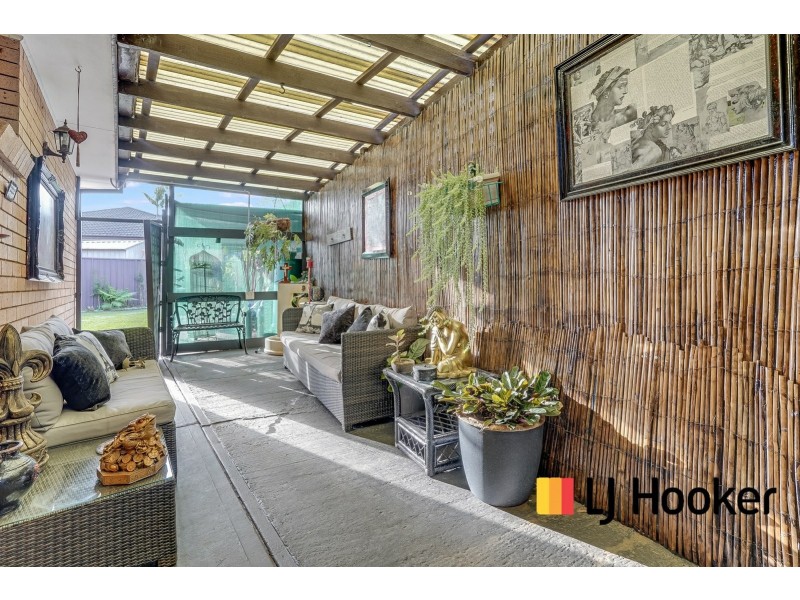 8 Keats Place, Ingleburn NSW 2565