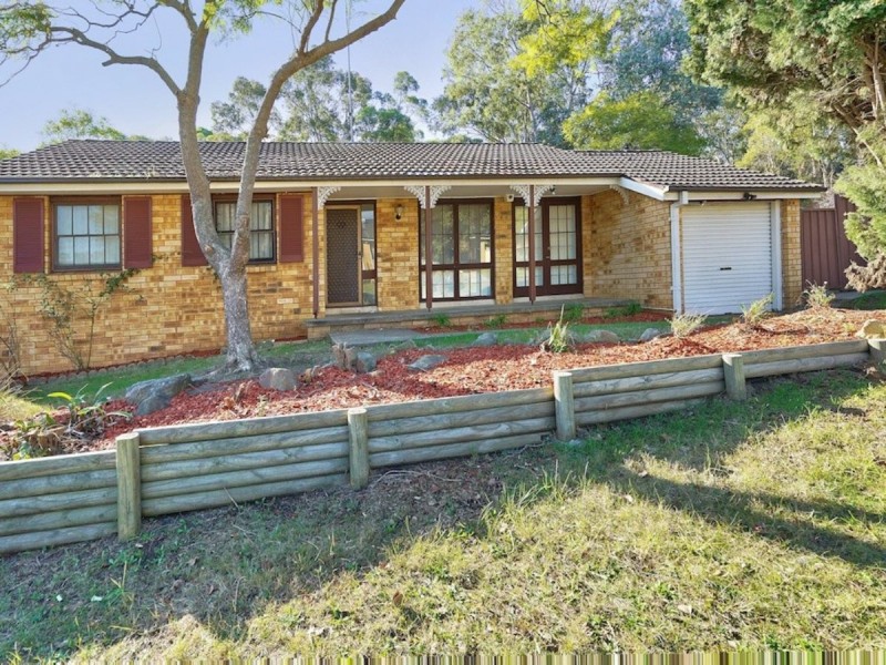 1 Peggotty Avenue, Ambarvale NSW 2560