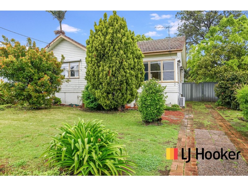 13 Ronald Street, Campbelltown NSW 2560