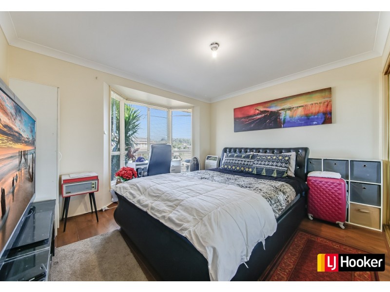 15A Mackenzie Place, Kearns NSW 2558