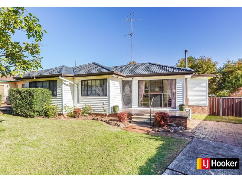 27 Hoddle Avenue, Bradbury NSW 2560