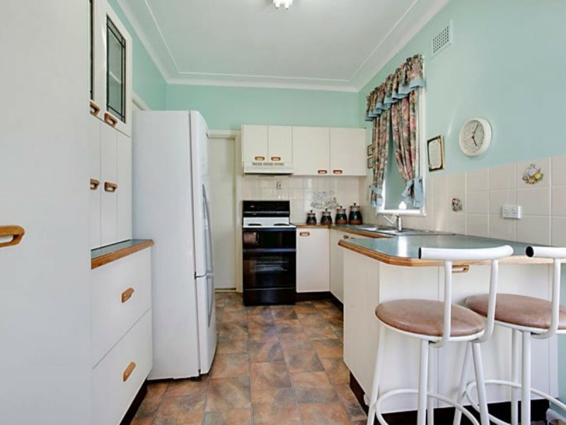 28 Hoddle Avenue, Campbelltown NSW 2560
