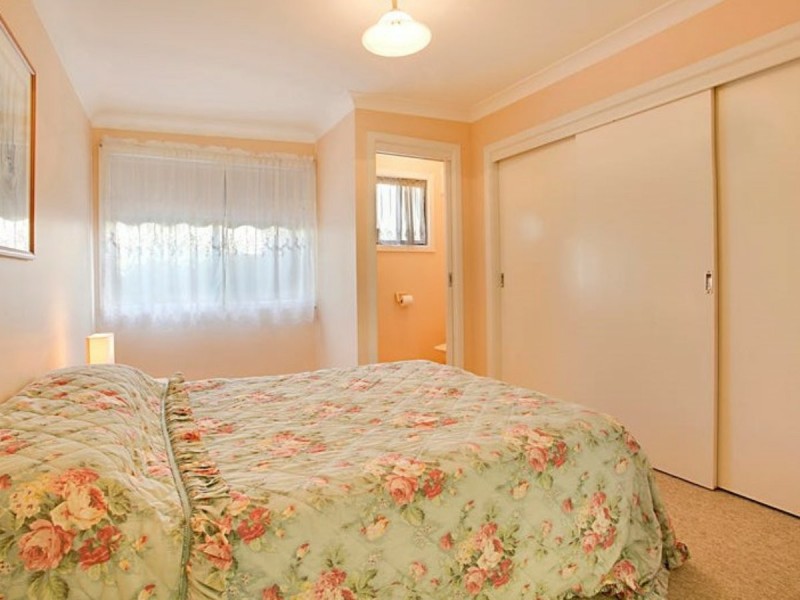 28 Hoddle Avenue, Campbelltown NSW 2560