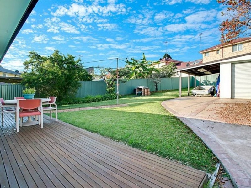 28 Hoddle Avenue, Campbelltown NSW 2560