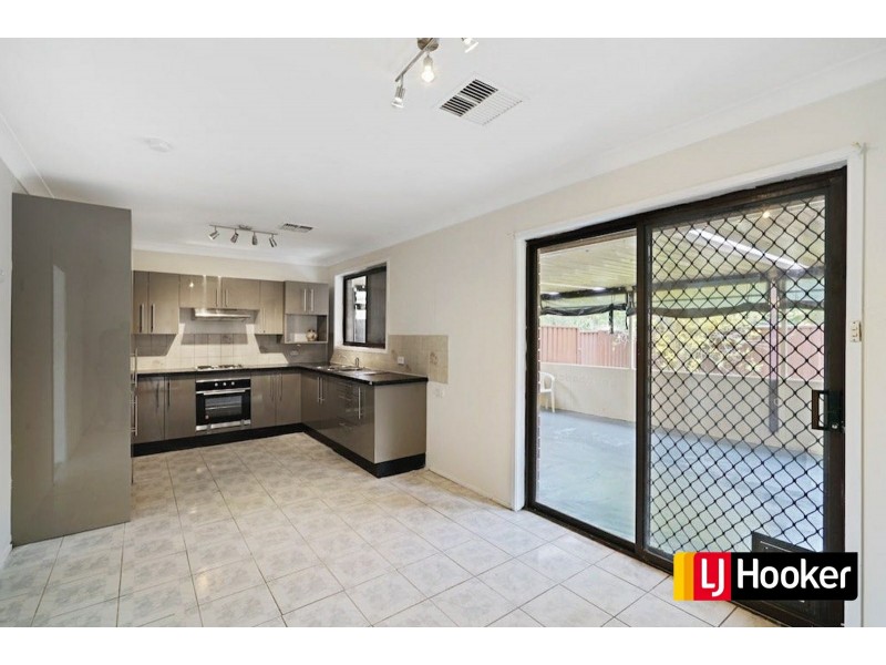 89 Woodcourt Street, Ambarvale NSW 2560