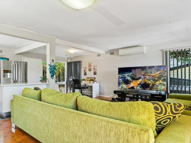 16 Fern Avenue, Bradbury NSW 2560