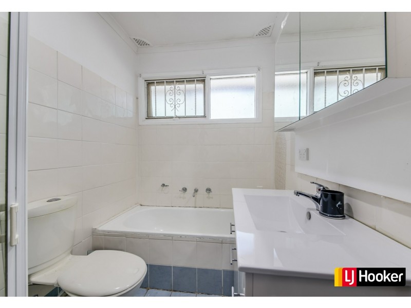 17 Dickens, Ambarvale NSW 2560