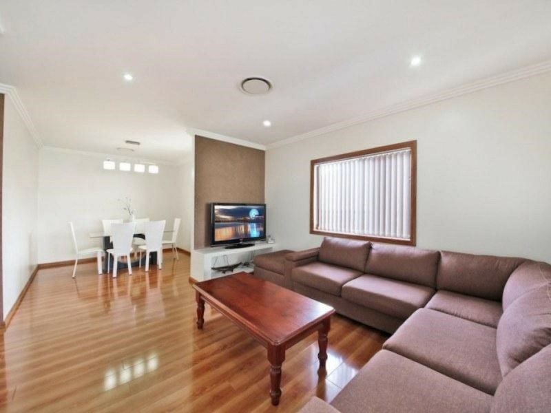 92 Moyengully Avenue, Mount Annan NSW 2567