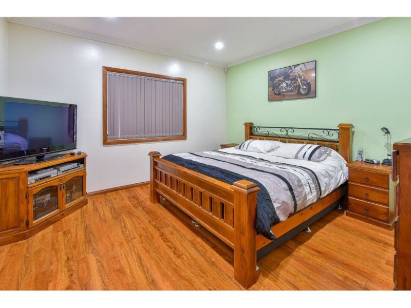 92 Moyengully Avenue, Mount Annan NSW 2567