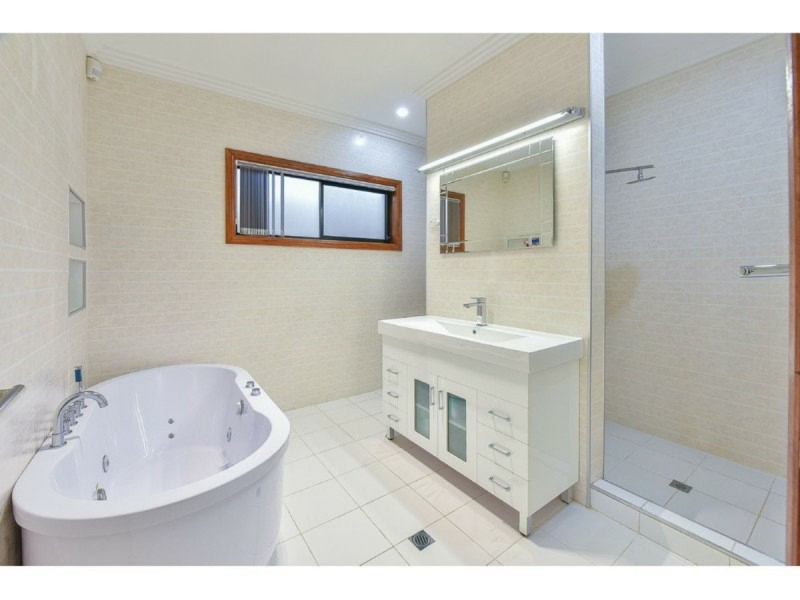 92 Moyengully Avenue, Mount Annan NSW 2567