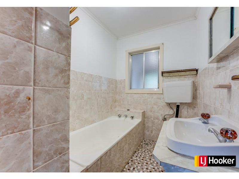 9 Warrigo Street, Sadleir NSW 2168