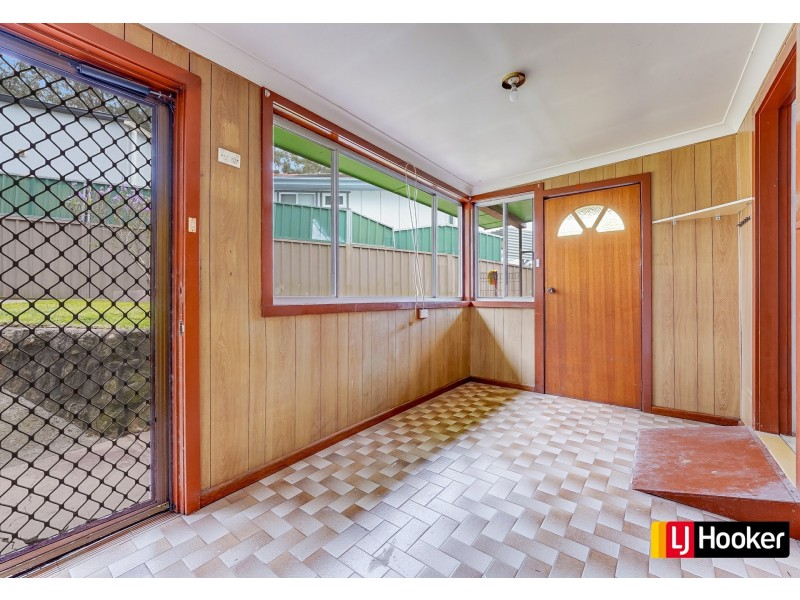 9 Warrigo Street, Sadleir NSW 2168