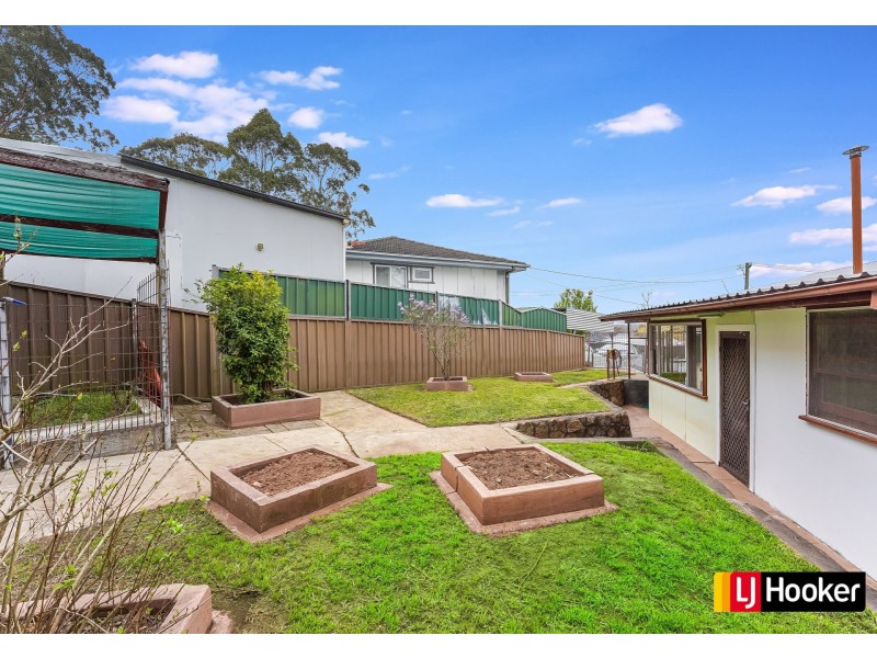 9 Warrigo Street, Sadleir NSW 2168