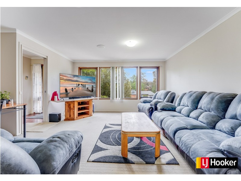 10 Peggotty Avenue, Ambarvale NSW 2560