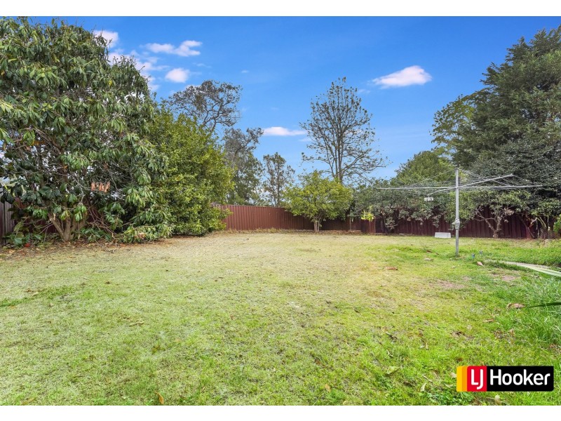 10 Peggotty Avenue, Ambarvale NSW 2560