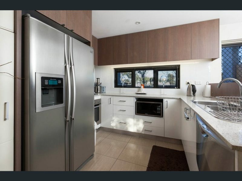 2F/541 Pembroke Road, Leumeah NSW 2560