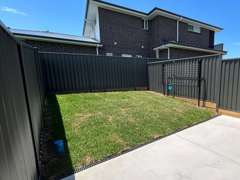 68 Grassbird Avenue, Oran Park NSW 2570