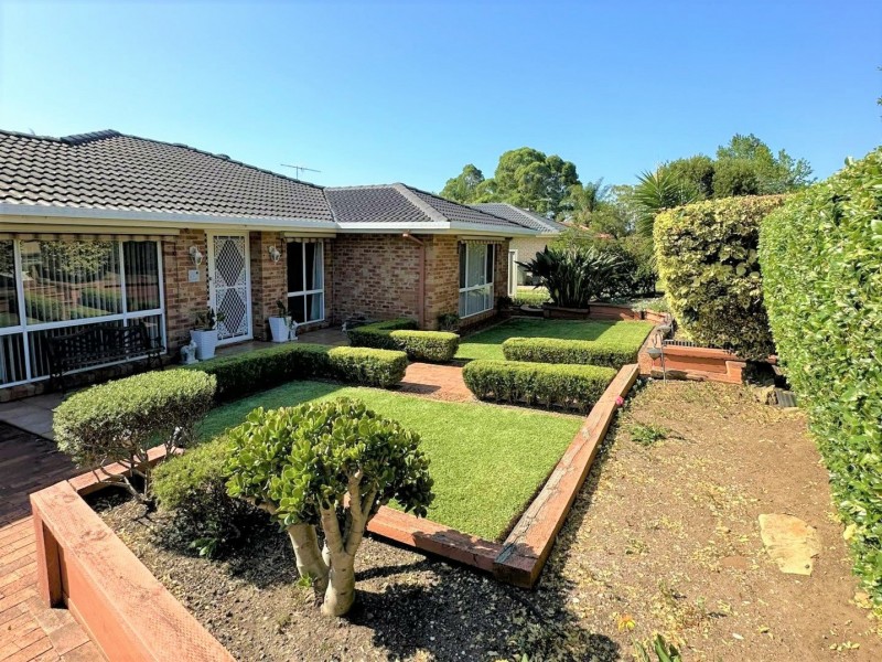 274 Welling Drive, Mount Annan NSW 2567