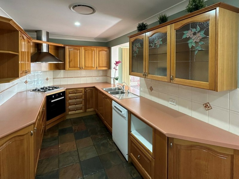 274 Welling Drive, Mount Annan NSW 2567