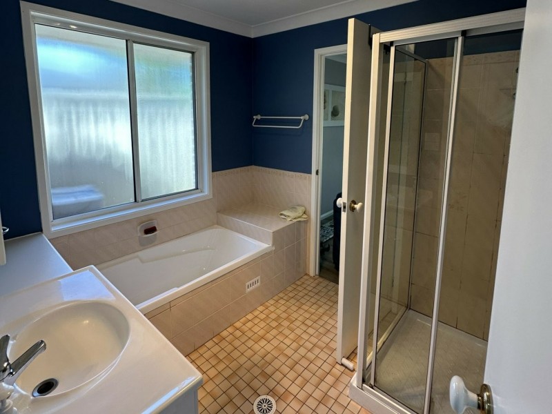 274 Welling Drive, Mount Annan NSW 2567