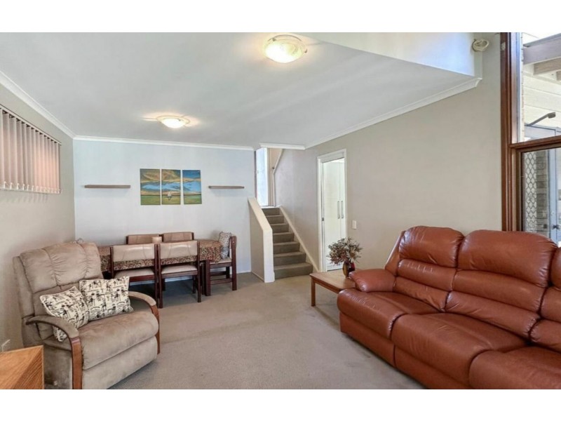 5 Green Lane, Bradbury NSW 2560