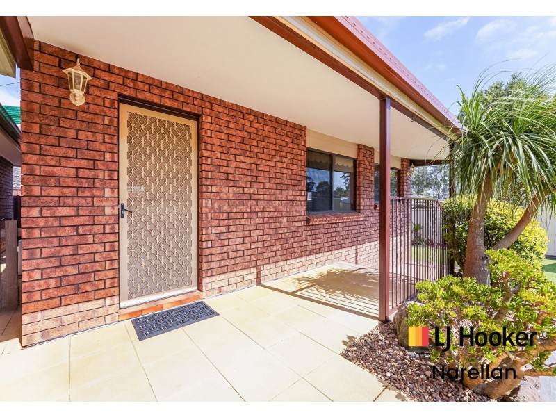 4 Tammar Place, St Helens Park NSW 2560