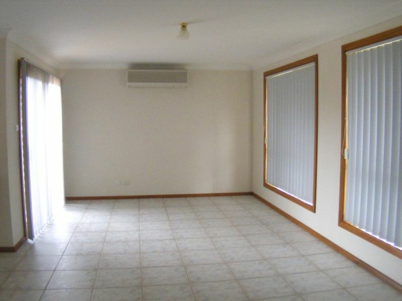 2 Bonney Close, St Helens Park NSW 2560