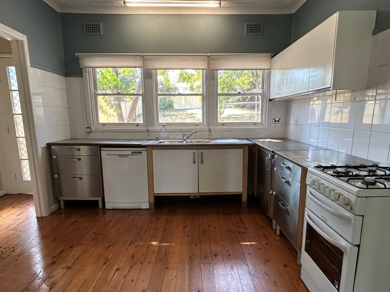 10 Innes Street, Campbelltown NSW 2560