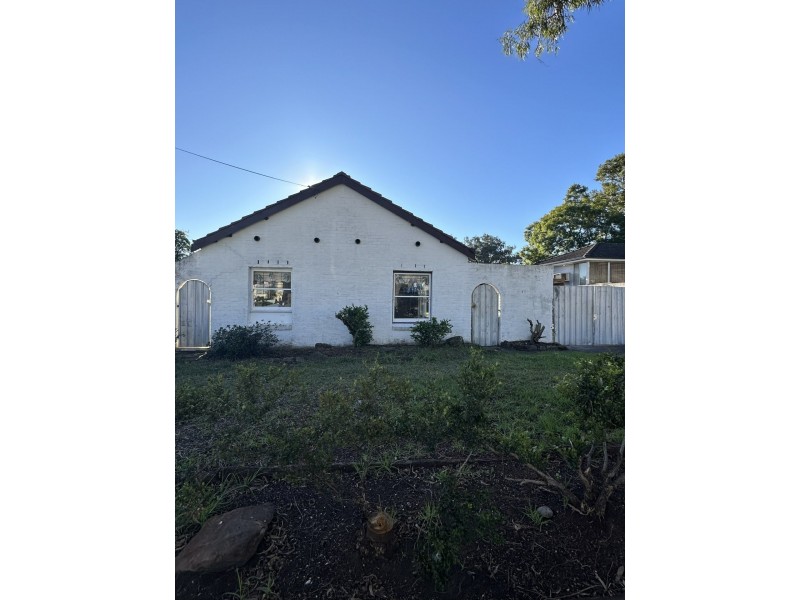 37 Lindesay Street, Leumeah NSW 2560