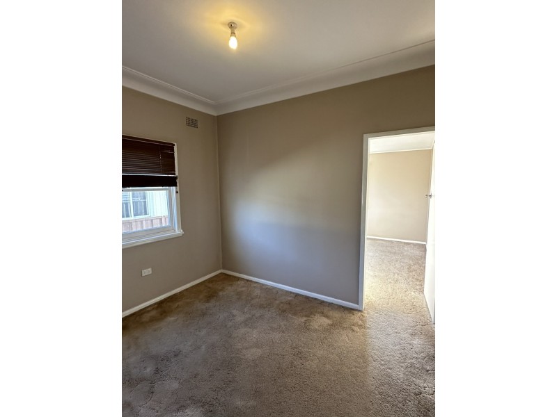 37 Lindesay Street, Leumeah NSW 2560