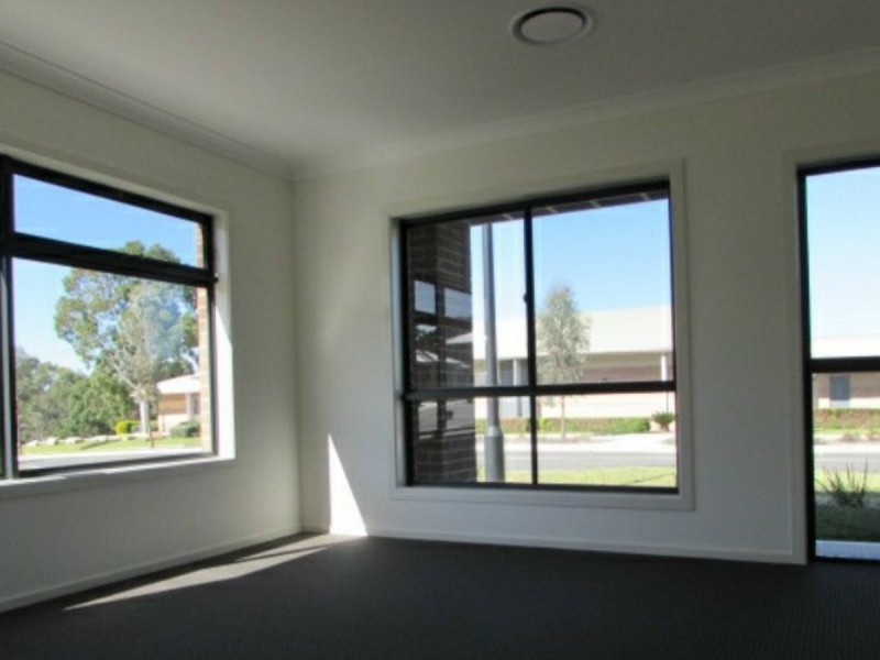 1 Knox Street, Campbelltown NSW 2560