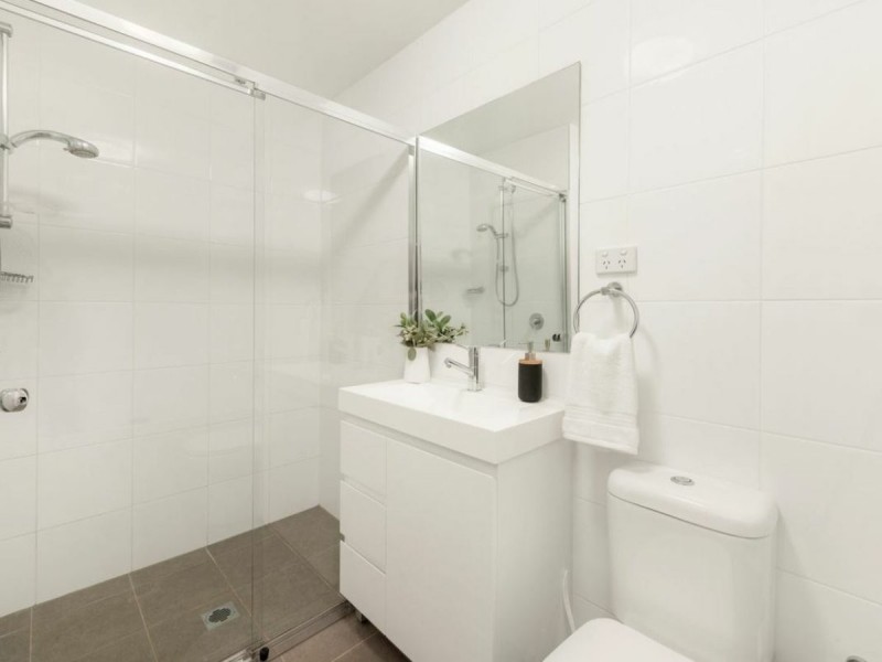 8/1-5 Parkside Crecent, Campbelltown NSW 2560