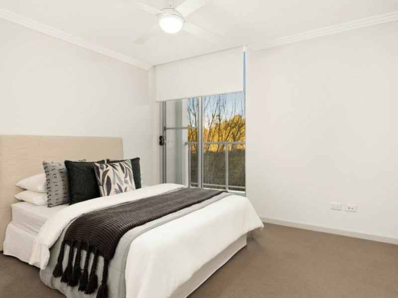 8/1-5 Parkside Crecent, Campbelltown NSW 2560
