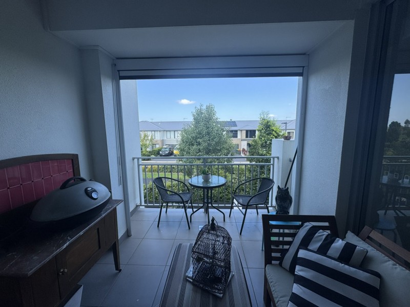 8 Eccles Lane, Oran Park NSW 2570