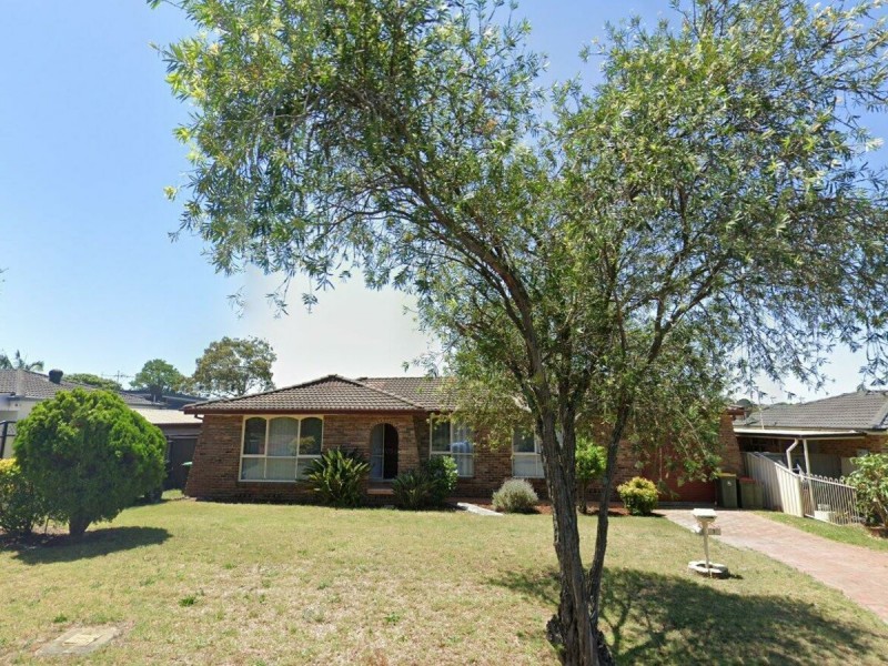 7 Maxwell Street, Macquarie Fields NSW 2564