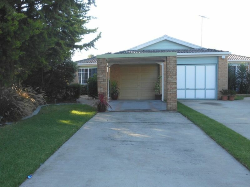 8A Marcellus Place, Rosemeadow NSW 2560