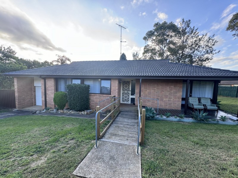 1 Wegg Place, Ambarvale NSW 2560