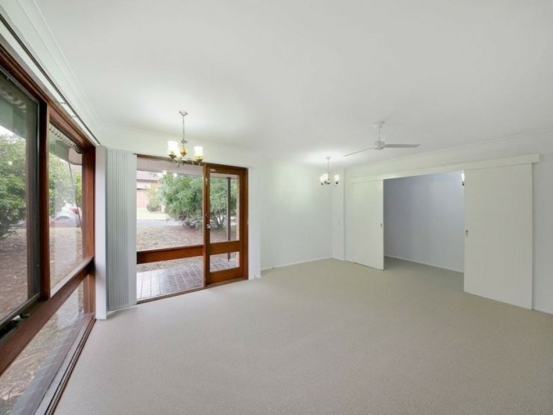 1 Wegg Place, Ambarvale NSW 2560